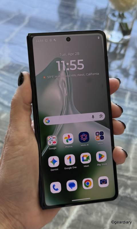 The Motorola 2026 Razr Lineup Wants Foldables to Feel Less Fragile and More Useful 12 moto razr fold