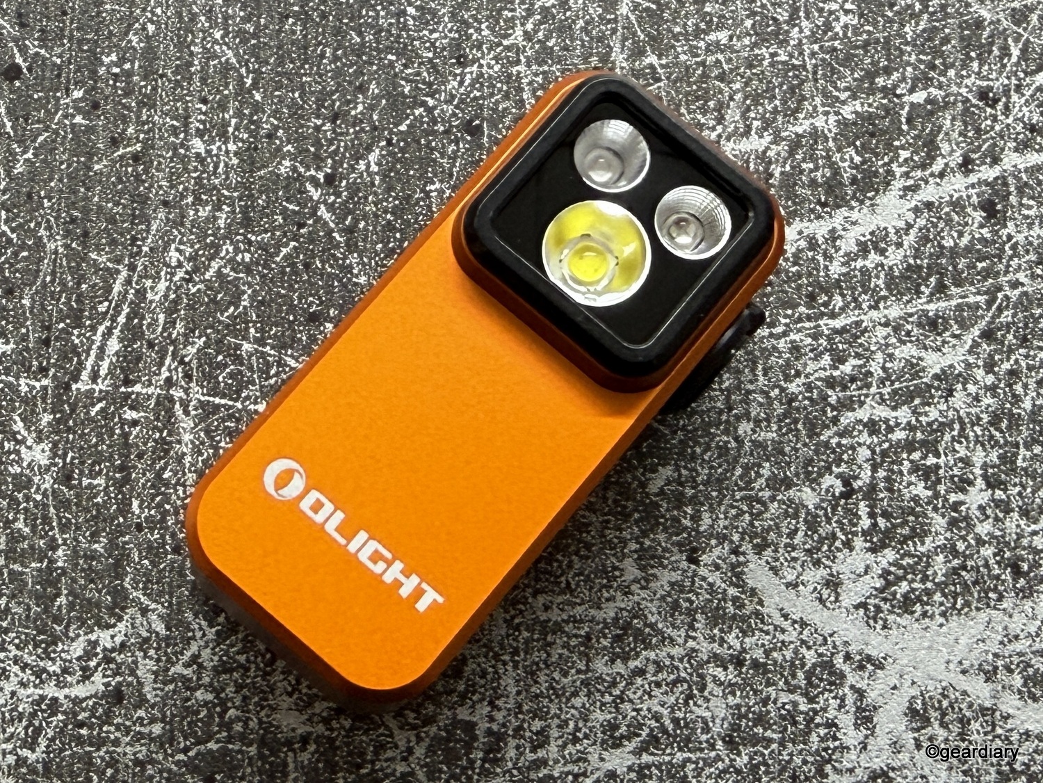 Olight Oclip Pro S Review: A Tiny EDC Light with 3 Lighting Solutions ...