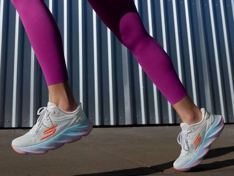 Skechers AERO Burst Slip-Ins