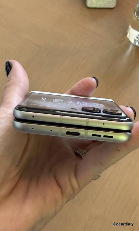 Motorola’s Razr Deals Put Foldables Back in the Graduation Gift Conversation 17 moto razr