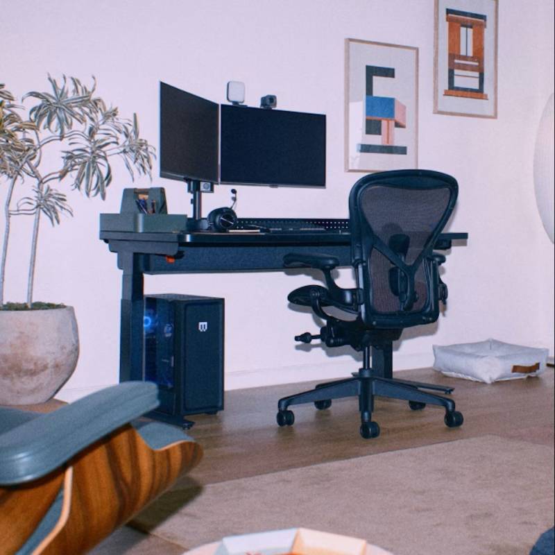 Herman Miller Gaming’s Coyl Gaming Desk Dials In a Cleaner, Smarter Gaming Setup 3 Herman Miller Gaming’s Coyl Gaming Desk