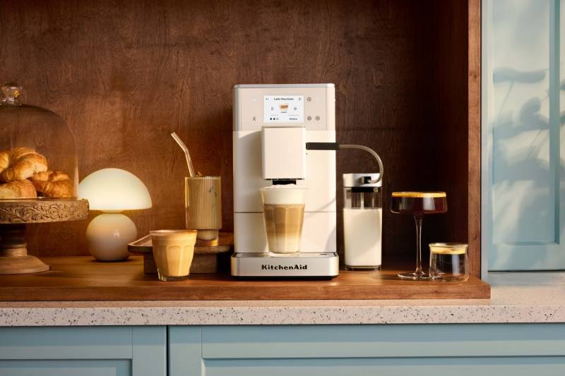 KitchenAid Fully Automatic Espresso Machines with Iced Coffee Want to Make Your Coffee Shop Habit Look Excessive 2 KitchenAid KF4