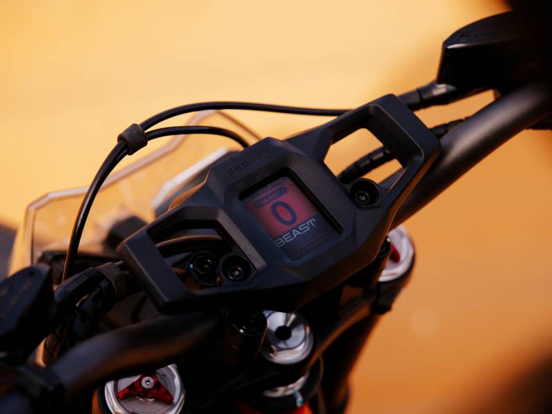 The Segway Xaber 300 Electric Dirt Bike Brings Serious Off-Road Specs for $5,299.99 5 Segway Xaber 300