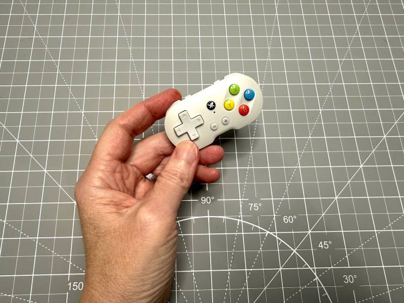CRKD ATOM Keychain Gaming Controller Review: A Tiny but Functional Controller for Fun and Travel 7 CRKD ATOM