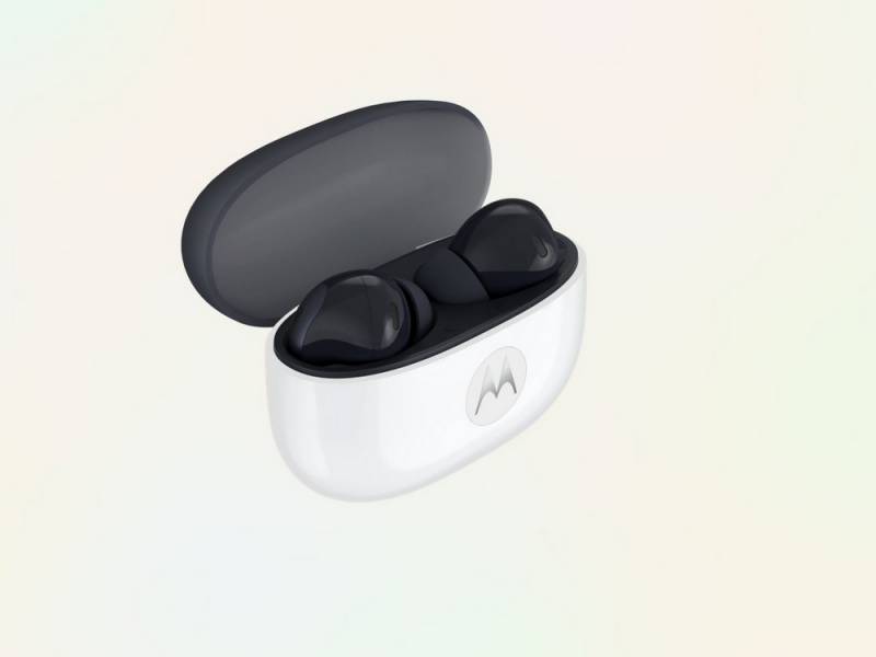 Motorola Edge 2026 Puts Durability, Cameras, and Faster Charging into a Smaller Midrange Phone 9 moto buds 2