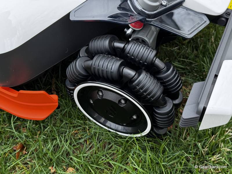 MAMMOTION LUBA 3 AWD Robotic Mower Review: The McLaren of Robot Mowers Is Our New Favorite 10 MAMMOTION LUBA 3 AWD
