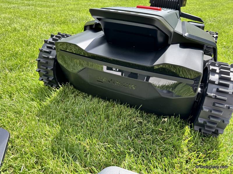 Segway Navimow X430 Review: A 4WD All-Terrain Tank That Mows Fast but Leaves the Fine Details to You 7 Segway Navimow X430