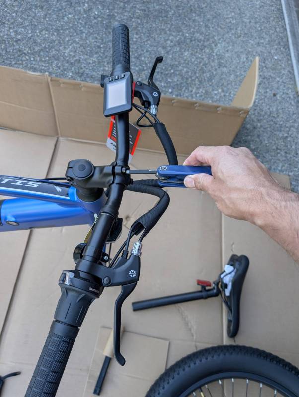 Huffy Quantis Kids Bike (24-Inch) Review: A Little Assistance for the Little Ones That Comes with Some Caveats 6 Huffy Quantis Kids Bike
