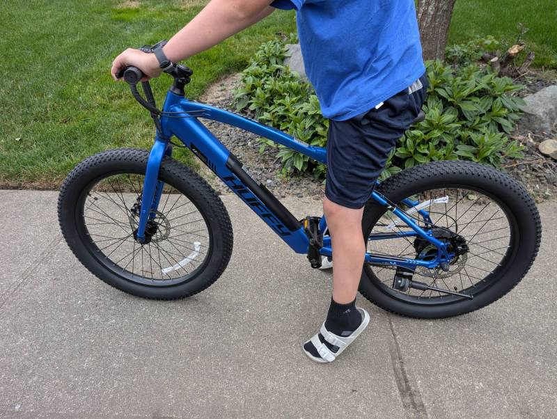 Huffy Quantis Kids Bike (24-Inch) Review: A Little Assistance for the Little Ones That Comes with Some Caveats 29 Huffy Quantis Kids Bike