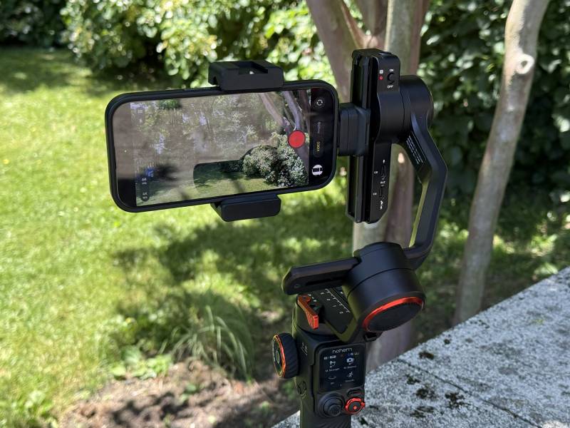 Hohem iSteady MT3 Pro Kit Review: Impressive AI Camera Stabilizer with Detachable Live Feed Remote 34 Hohem iSteady MT3 Pro Kit