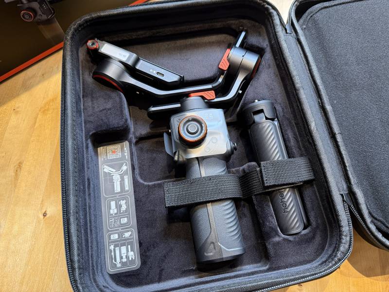 Hohem iSteady MT3 Pro Kit Review: Impressive AI Camera Stabilizer with Detachable Live Feed Remote 7 Hohem iSteady MT3 Pro Kit