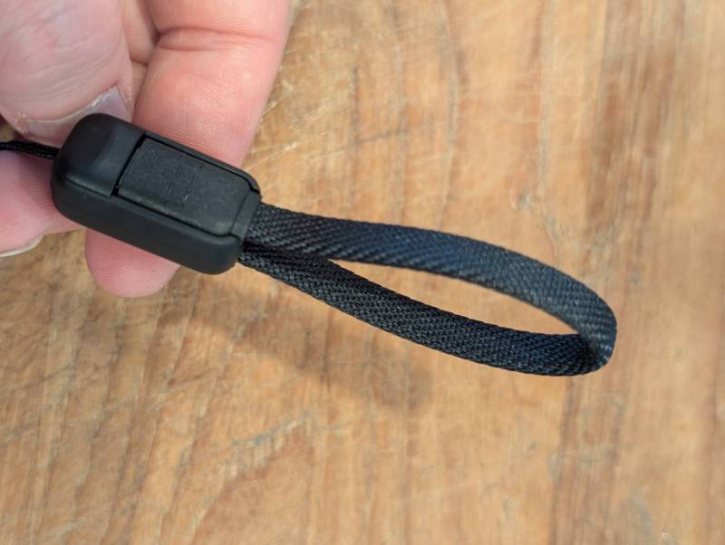 INIU Cougar P63 Power Bank Review: A Powerful and Handy Little Charger 3 INIU Cougar P63 power bank charging loop