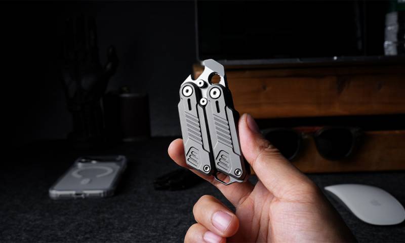 The KESTREL Flip Tool Brings Fidget-Friendly Precision to Everyday Carry 1 KESTREL Flip Tool