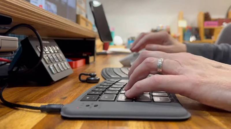 Keychron B11 Pro folding travel keyboard