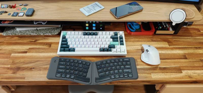 Keychron B11 Pro folding travel keyboard