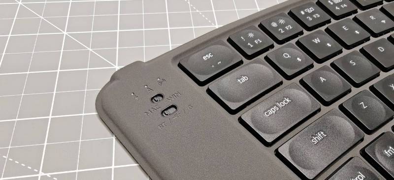 Keychron B11 Pro folding travel keyboard