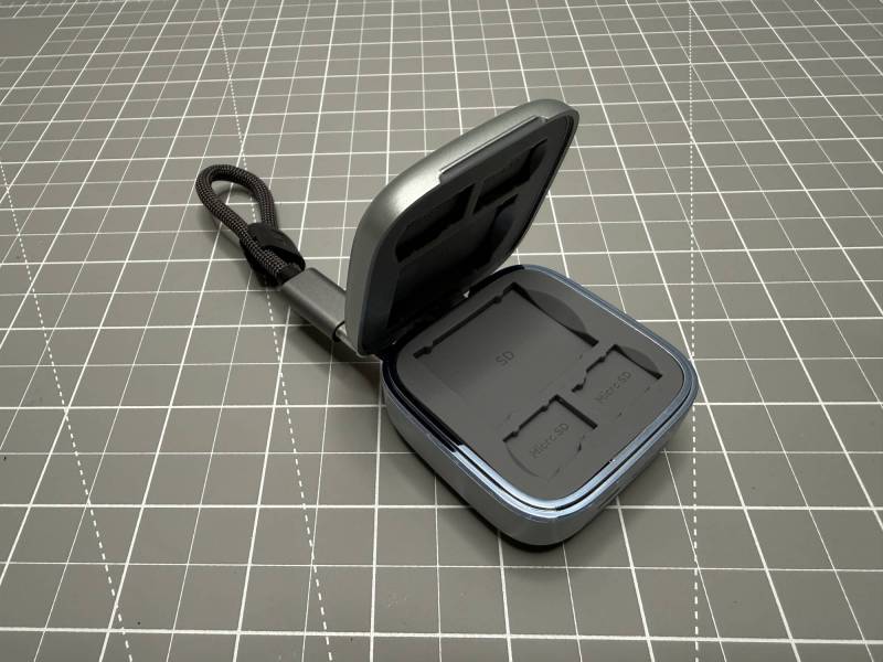 Llano F-17 Card Reader Review: A Pocket-size Card Reader and Storage Case for Travel 4 Llano F-17 Card Reader