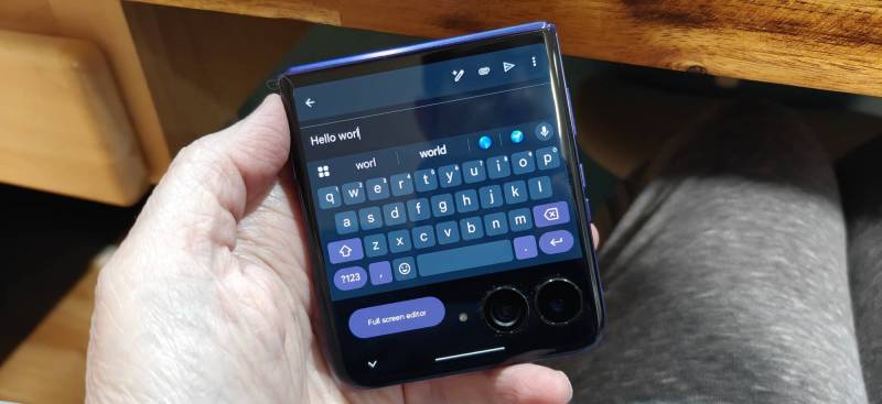 Motorola Razr Ultra 2026 Review: Flipping Over This Flip Phone, Until the Camera Zooms In 19 Motorola razr ultra 2026