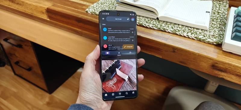 Motorola Razr Ultra 2026 Review: Flipping Over This Flip Phone, Until the Camera Zooms In 43 Motorola razr ultra 2026