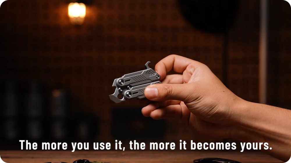 The KESTREL Flip Tool Brings Fidget-Friendly Precision to Everyday Carry 2 KESTREL Flip Tool