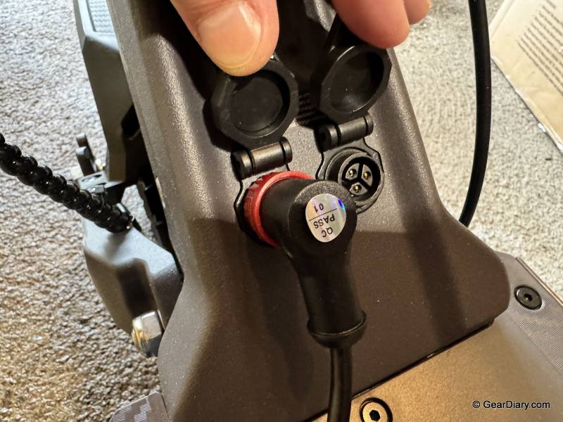 Ausom DT2 Pro Electric Scooter Review: Dual-Motor Power, Massive Battery, and a Trigger Throttle I Don't Want to Give Up 3 Ausom DT2 Pro Electric Scooter