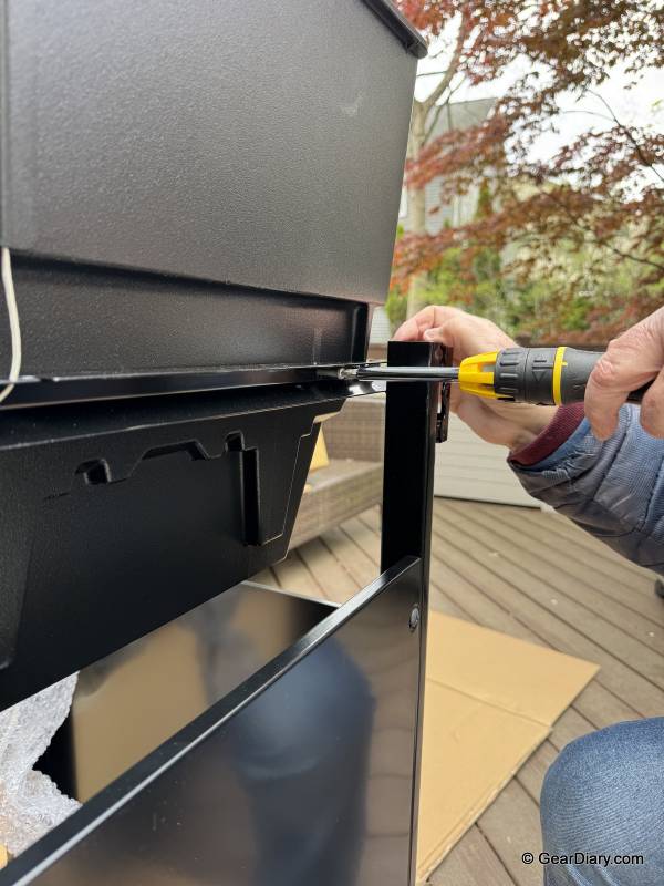 Weber Genesis EX-325W Smart Gas Grill Review: Modern Smarts, Excellent Searing, and a Few Cost-Cutting Surprises 8 Weber Genesis EX-325W Smart Gas Grill