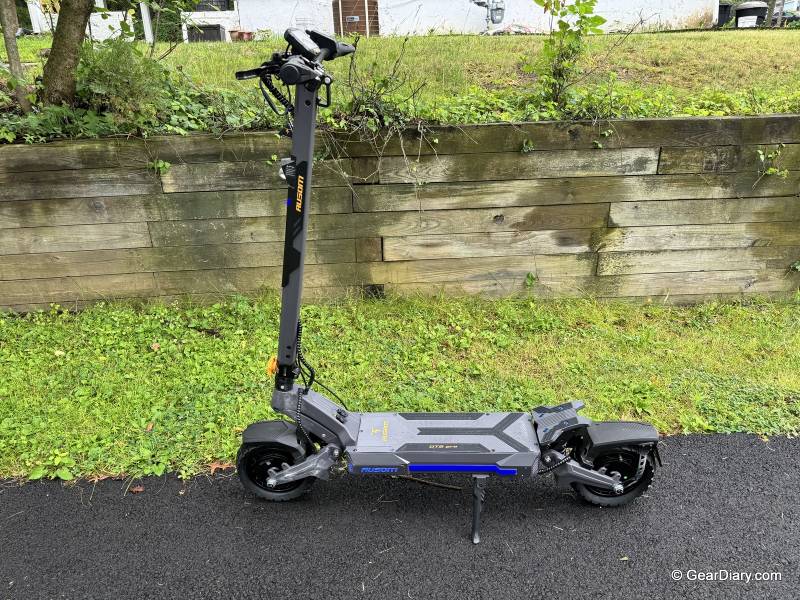 Ausom DT2 Pro Electric Scooter Review: Dual-Motor Power, Massive Battery, and a Trigger Throttle I Don't Want to Give Up 1 Ausom DT2 Pro