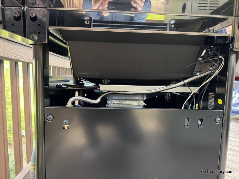 Weber Genesis EX-325W Smart Gas Grill Review: Modern Smarts, Excellent Searing, and a Few Cost-Cutting Surprises 12 Weber Genesis EX-325W Smart Gas Grill