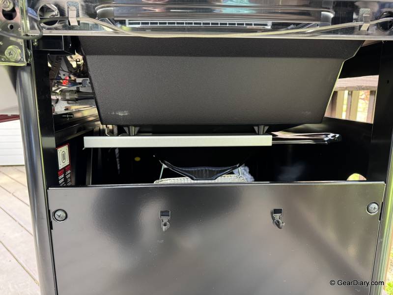 Weber Genesis EX-325W Smart Gas Grill Review: Modern Smarts, Excellent Searing, and a Few Cost-Cutting Surprises 13 Weber Genesis EX-325W Smart Gas Grill