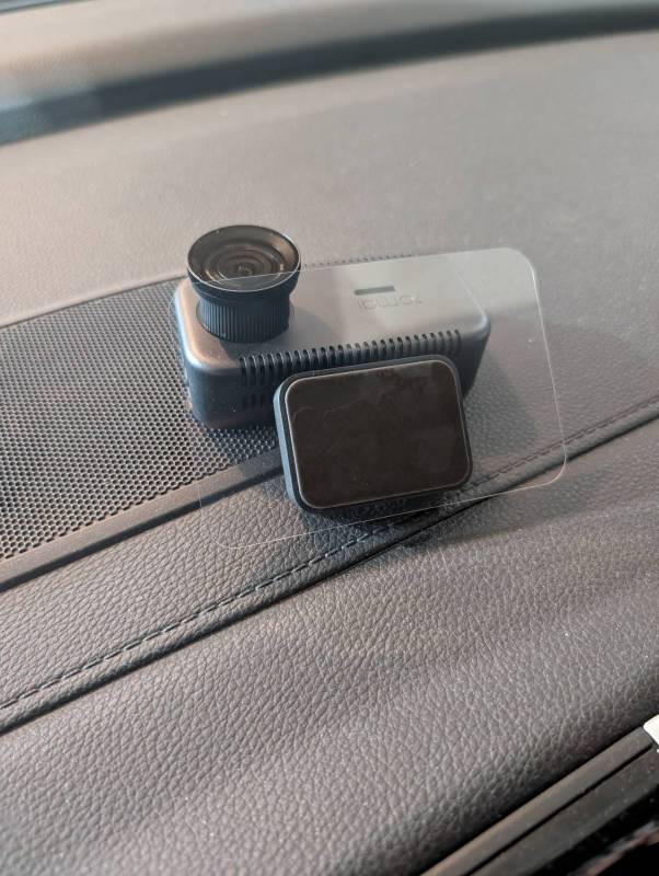 70mai A810 Lite 4K Dash Cam Review: Check Out This Feature-Rich, Compact Dash Camera! 7 70mai A810 Lite 4K Dash Cam windshield sticker