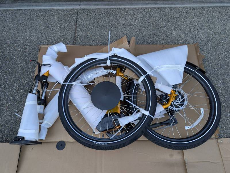 Batch eCB.3 E-Bike Review: An E-Bike Done Right 3 Batch eCB.3 E-Bike box contents