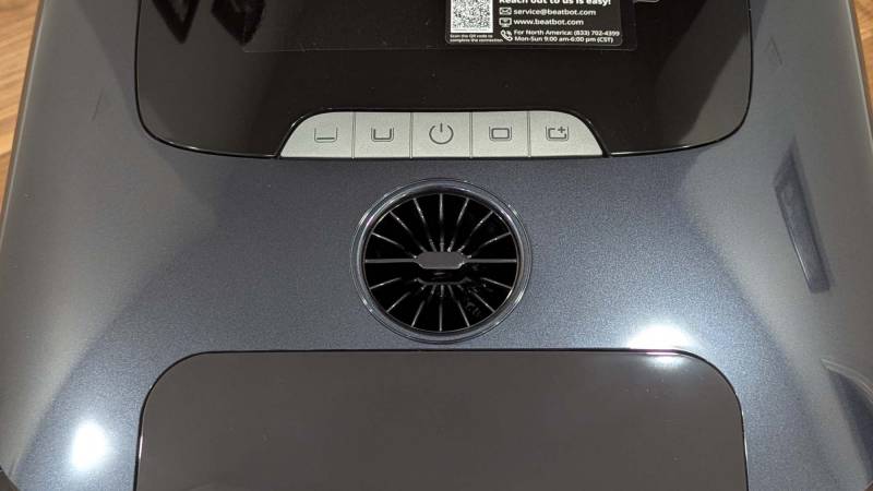 Beatbot AquaSense 2 Ultra AI Robotic Pool Cleaner Review: It Cleans Your Pool Even at Night 22 Beatbot AquaSense 2 Ultra control buttons