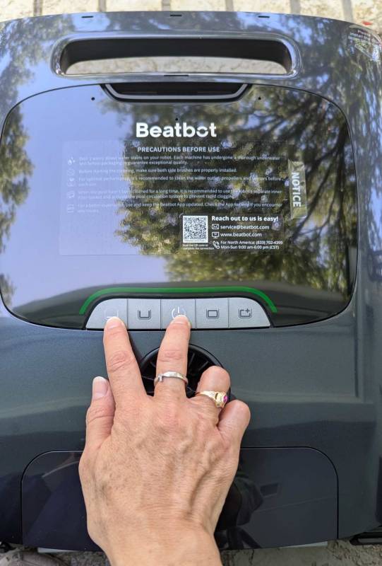 Beatbot AquaSense 2 Ultra AI Robotic Pool Cleaner Review: It Cleans Your Pool Even at Night 23 Beatbot AquaSense 2 Ultra control buttons