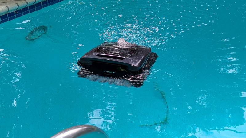 Beatbot AquaSense 2 Ultra AI Robotic Pool Cleaner Review: It Cleans Your Pool Even at Night 39 Beatbot AquaSense 2 Ultra surface cleaning