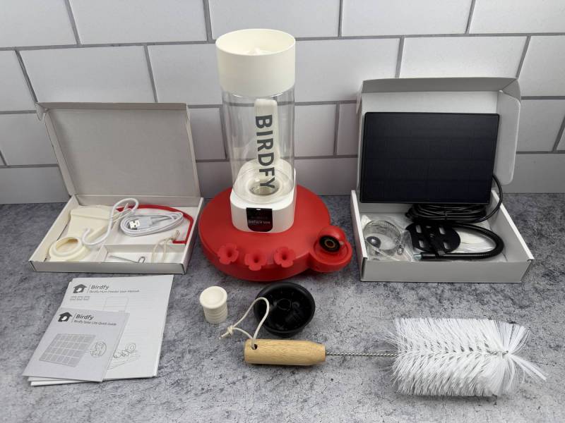 Birdfy Hum Feeder Duo Smart Hummingbird Feeder Review: Watch Nature's Acrobats in Action! 3 Contents of the Birdfy Hum Feeder Duo retail box