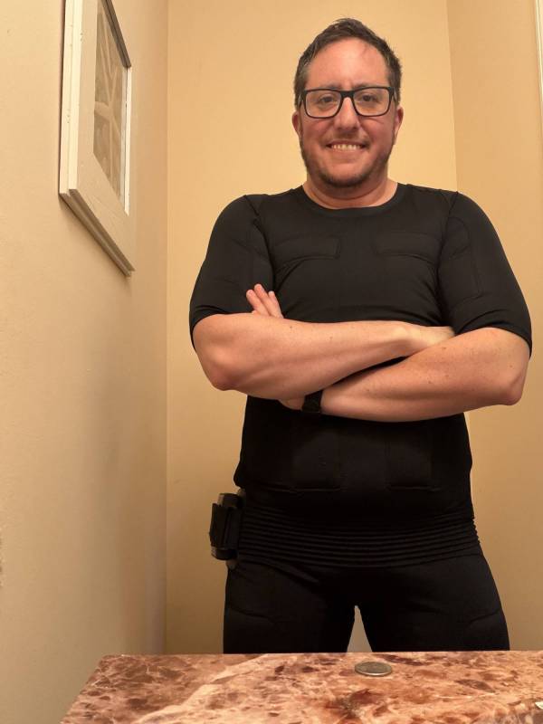 PEPPER EMS Suit Review: Bring Science Fiction to Real Life with This Muscle-Zapping, Workout-Maximizing Gear! 3 PEPPER EMS Suit