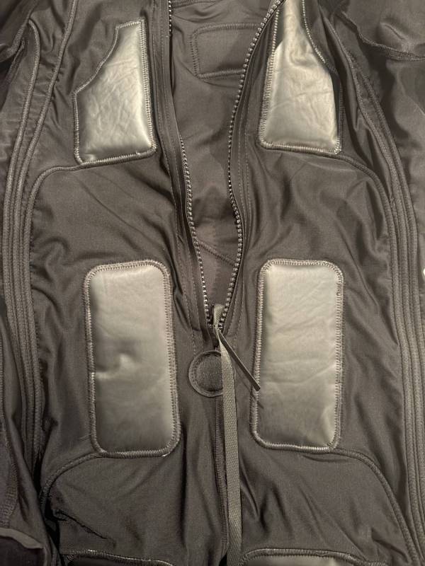 PEPPER EMS Suit Review: Bring Science Fiction to Real Life with This Muscle-Zapping, Workout-Maximizing Gear! 5 PEPPER EMS Suit