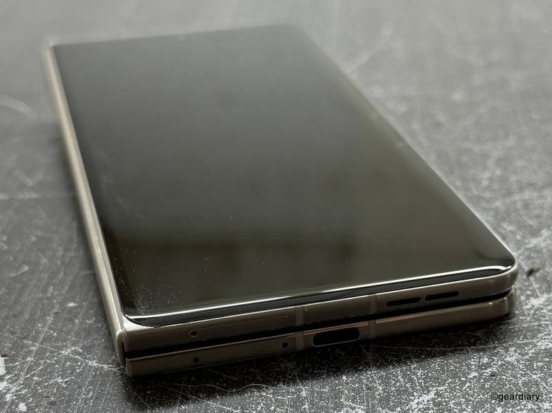 Motorola Razr Fold Review: Big Screen Ambition Meets Battery Life That Means Business 3 Motorola Razr Fold