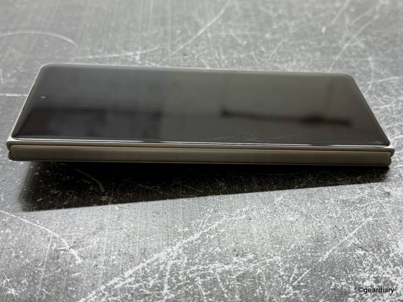 Motorola Razr Fold Review: Big Screen Ambition Meets Battery Life That Means Business 4 Motorola Razr Fold