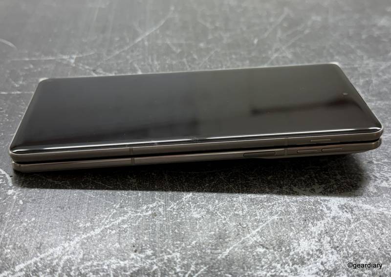 Motorola Razr Fold Review: Big Screen Ambition Meets Battery Life That Means Business 6 Motorola Razr Fold