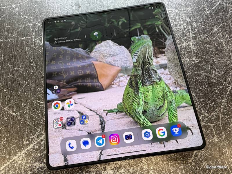 Motorola Razr Fold Review: Big Screen Ambition Meets Battery Life That Means Business 9 Motorola Razr Fold