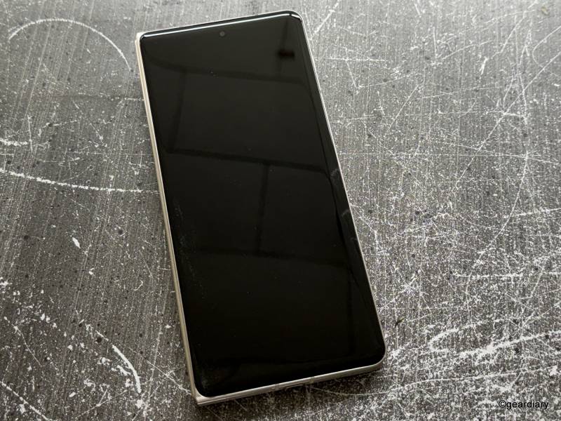 Motorola Razr Fold Review: Big Screen Ambition Meets Battery Life That Means Business 2 Motorola Razr Fold