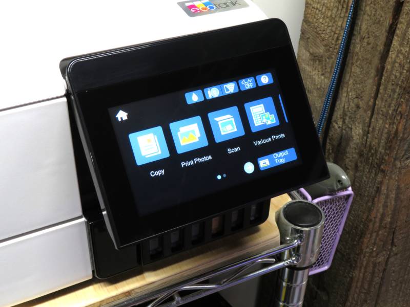 EPSON EcoTank Photo ET-8550 Review: Prosumer Printing at Prosumer Prices 3 EPSON EcoTank Photo ET-8550 display
