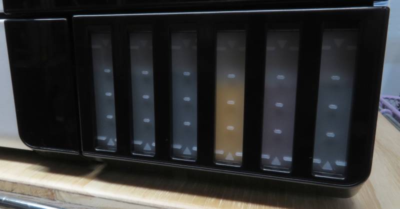 EPSON EcoTank Photo ET-8550 Review: Prosumer Printing at Prosumer Prices 4 EPSON EcoTank Photo ET-8550 ink tanks