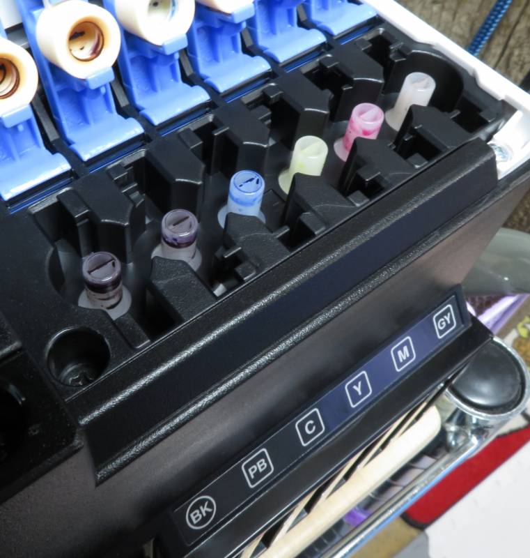 EPSON EcoTank Photo ET-8550 Review: Prosumer Printing at Prosumer Prices 5 EPSON EcoTank Photo ET-8550 ink tanks