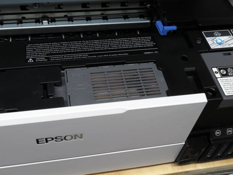 EPSON EcoTank Photo ET-8550 Review: Prosumer Printing at Prosumer Prices 9 EPSON EcoTank Photo ET-8550 maintenance box