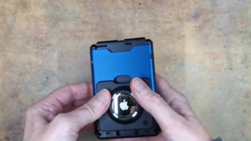 Flipside 5 EDC Wallet Review: A Slim Metal Wallet That Treats Cash Like It Still Exists 10 Flipside 5 EDC Wallet