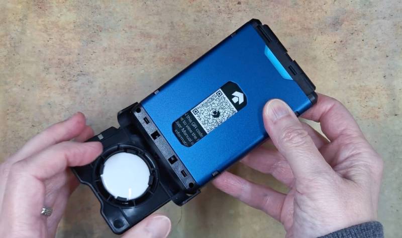Flipside 5 EDC Wallet Review: A Slim Metal Wallet That Treats Cash Like It Still Exists 11 Flipside 5 EDC Wallet