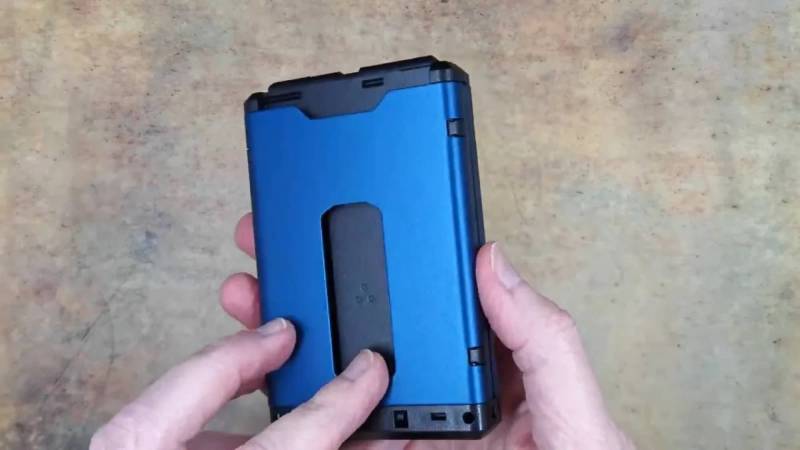Flipside 5 EDC Wallet Review: A Slim Metal Wallet That Treats Cash Like It Still Exists 2 Flipside 5 EDC Wallet