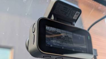 70mai A810 Lite Dash Cam mounted on windshield